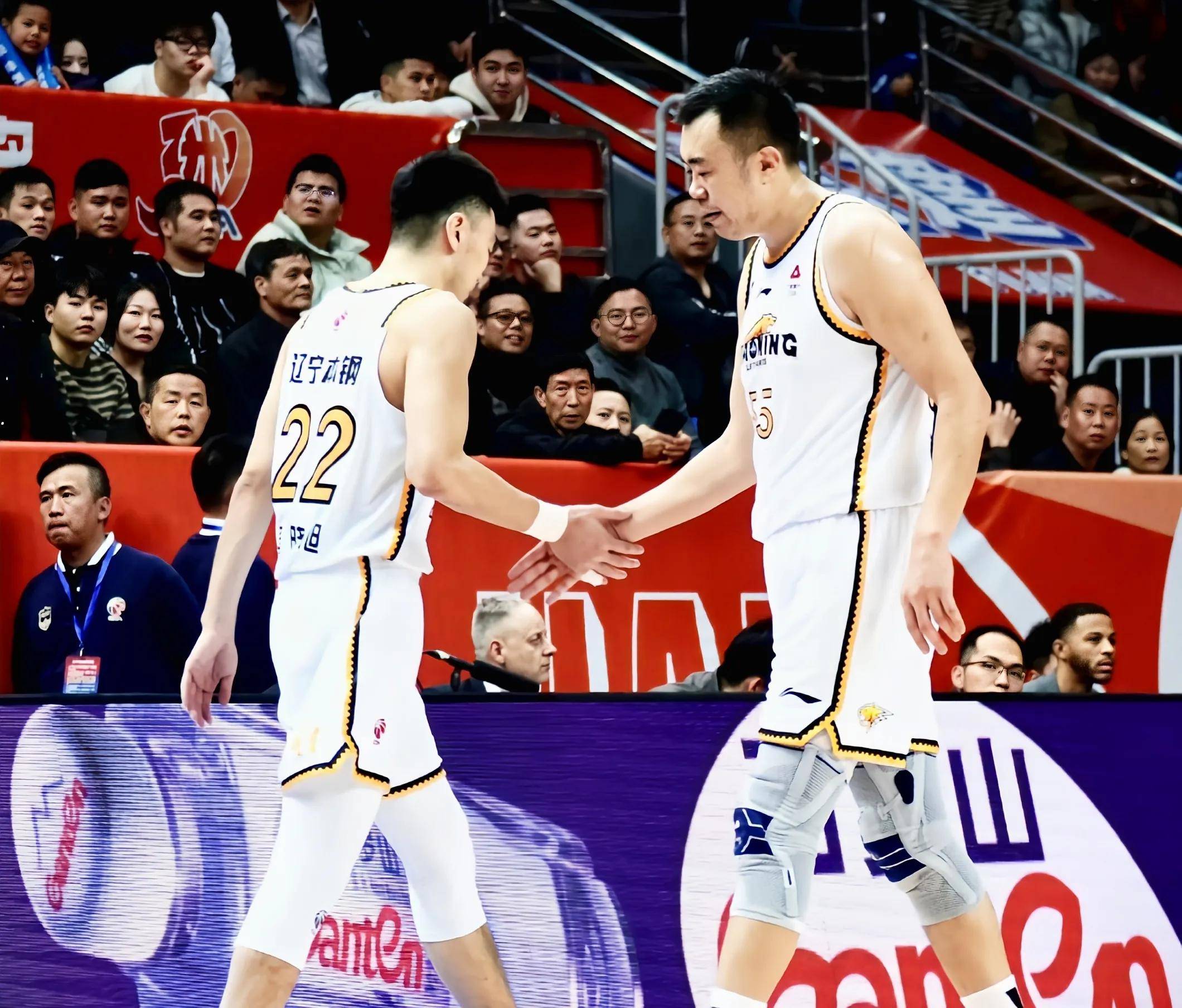 九游体育app下载-辽宁男篮凭借团队合作击败江苏队