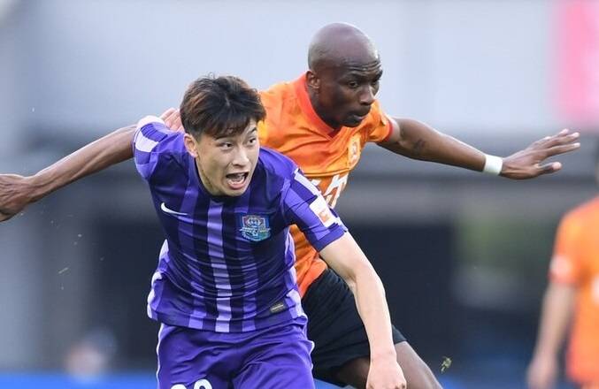 队长领军如虎添翼，带领球队一路胜利