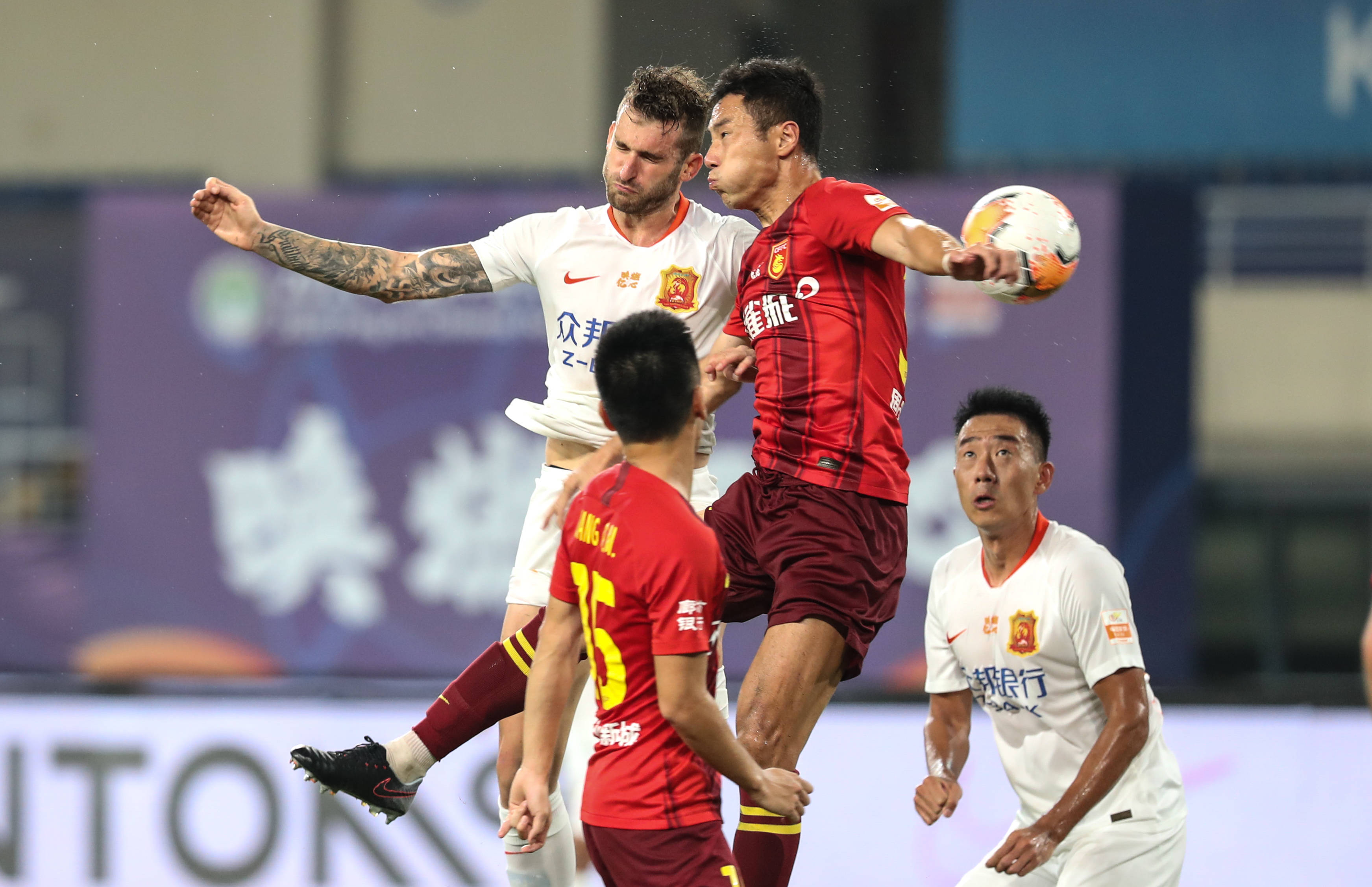 九游体育网页版-法国乙级足球队邀请中国中超球员加盟