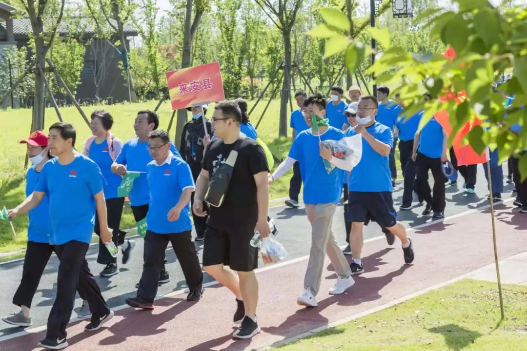 关于口水战！足球盛事火爆场面让人热血澎湃的信息