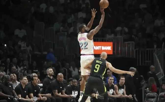 -勇士外线罕见失准，背靠背连败引发球队警惕的简单介绍