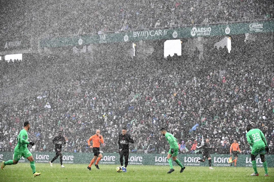 九游体育亚洲官网-包含圣埃蒂安客场遭遇逆转积分下滑的词条