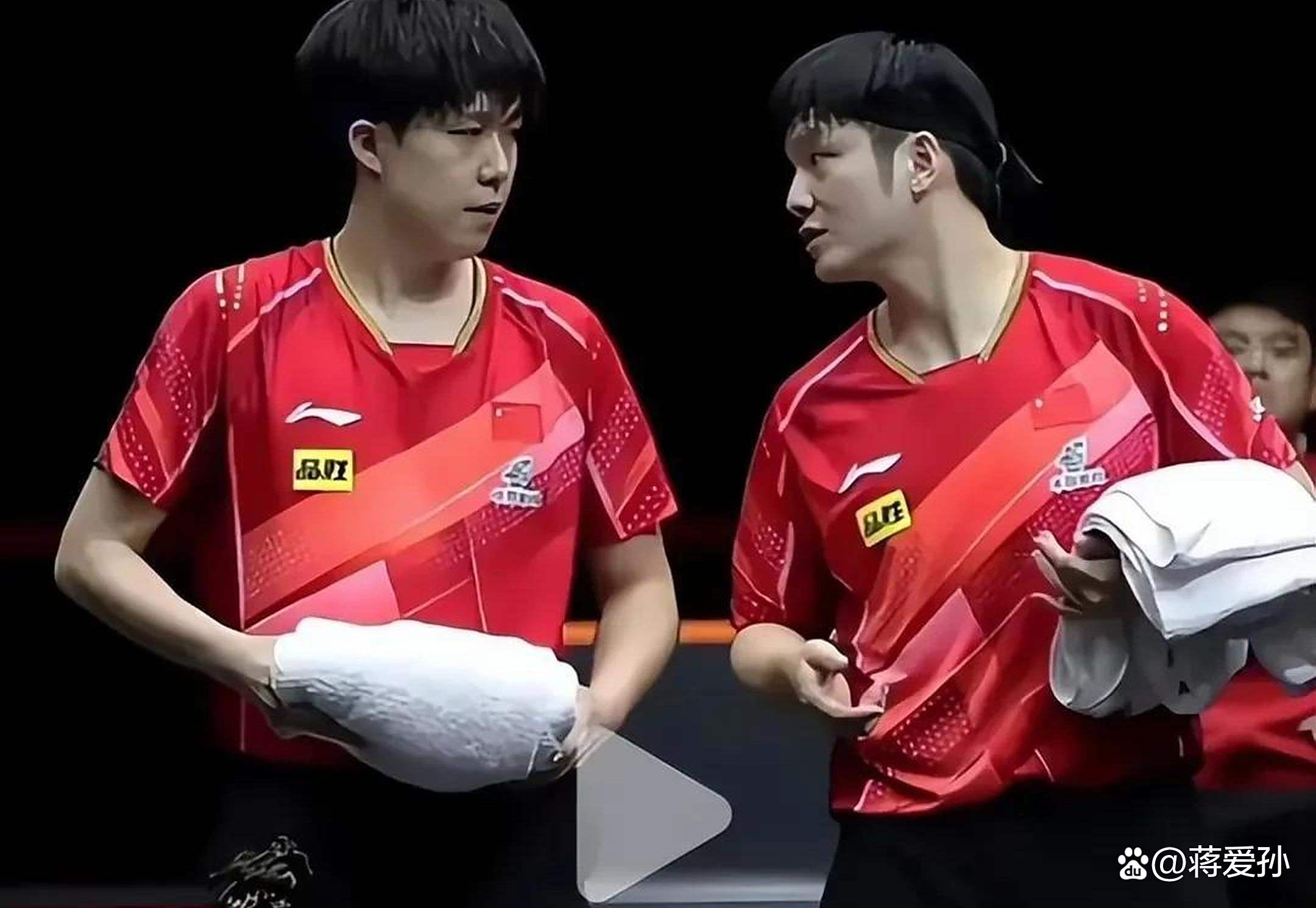 九游体育app-对手优势明显，球队全力抗衡成功晋级