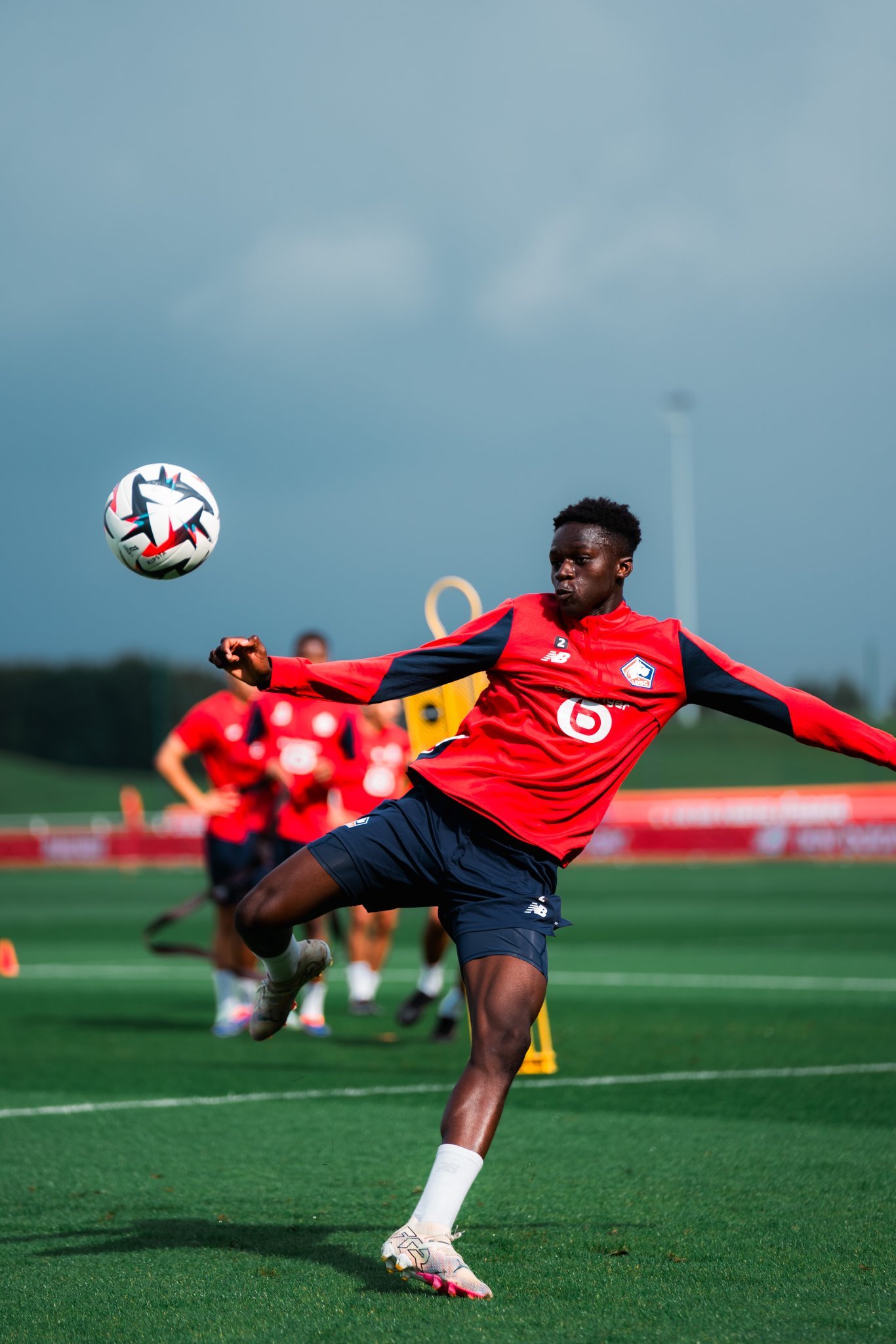 里尔客场负拉尔，并列法甲积分榜首的简单介绍