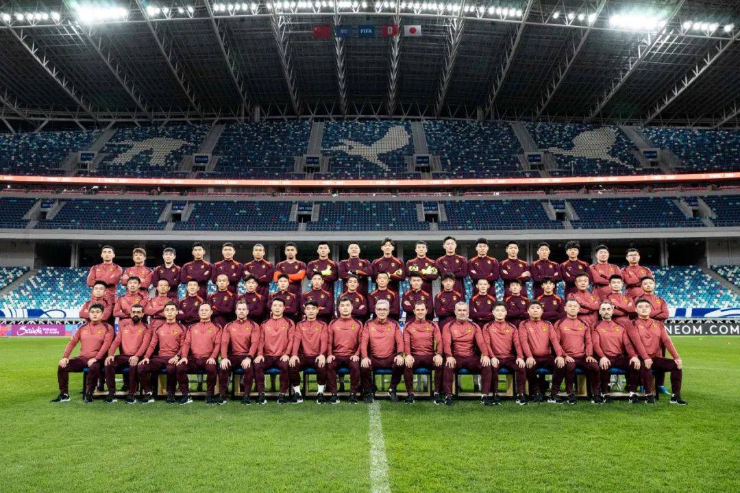 包含奥运会足球赛事即将开幕，各国选手备战热火朝天的词条