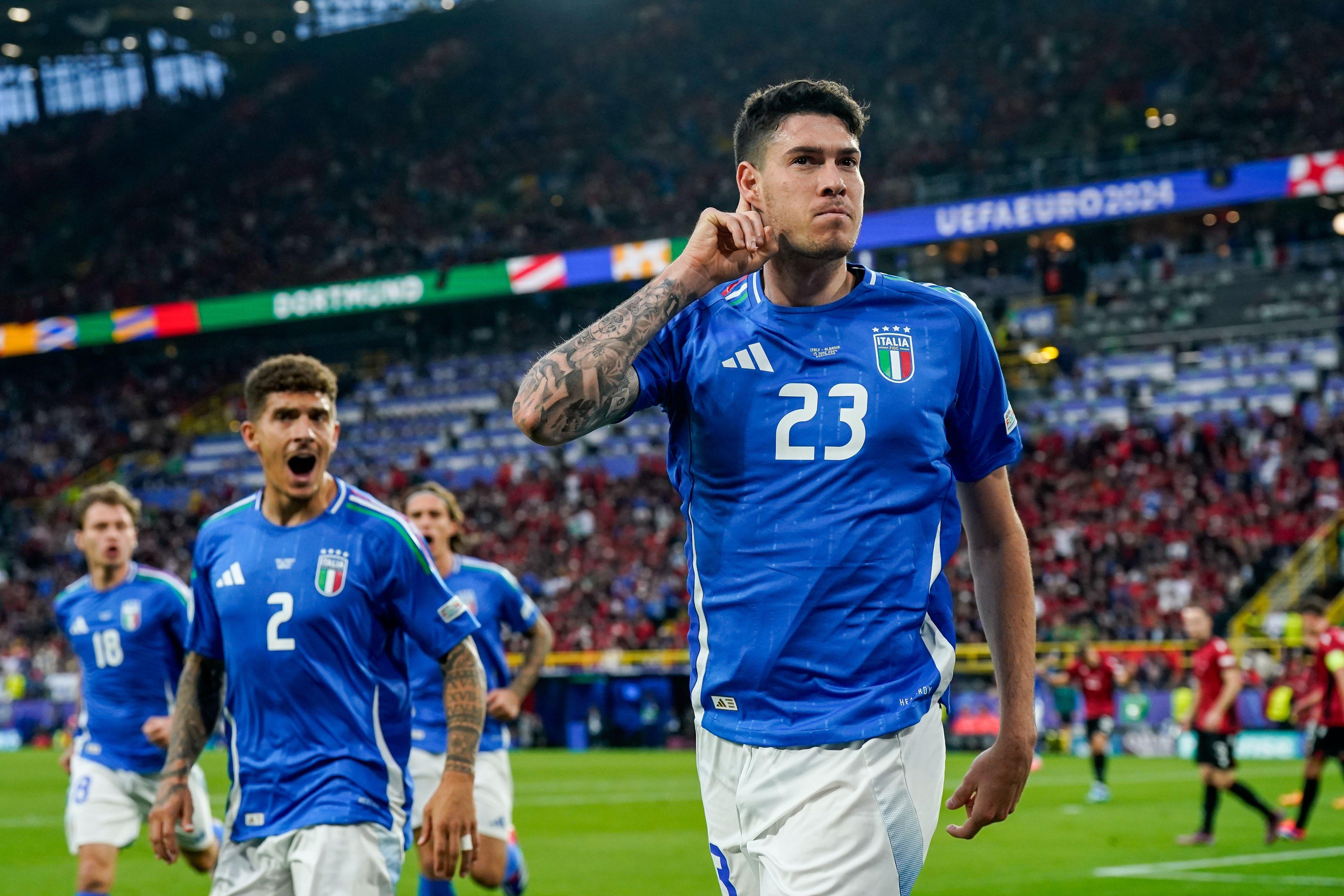 欧洲杯资格赛比赛精彩纷呈,球员表现出色的简单介绍 欧洲杯资格赛比赛精彩纷呈,球员表现出色的简单介绍