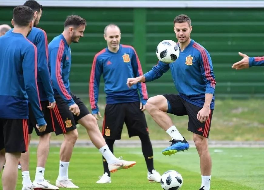 九游体育-包含欧洲传统劲旅汇聚一堂，为冠军而战的词条