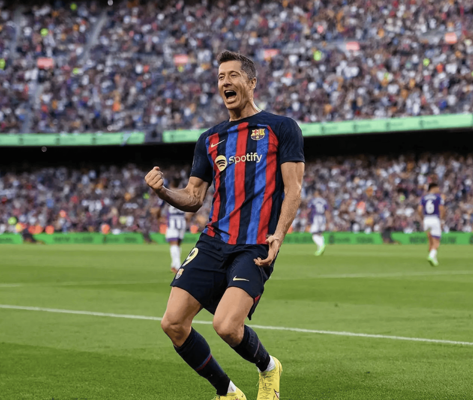 关于塞维利亚客场小胜奥萨苏纳，暂时追平巴塞罗那的信息